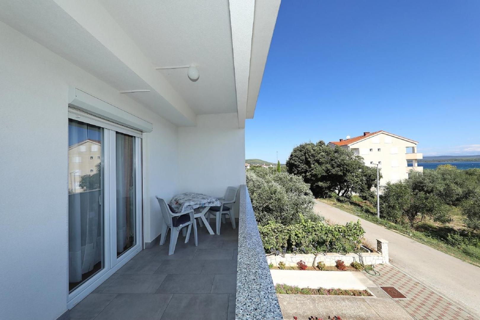 Apartments Alicia Tkon Luaran gambar